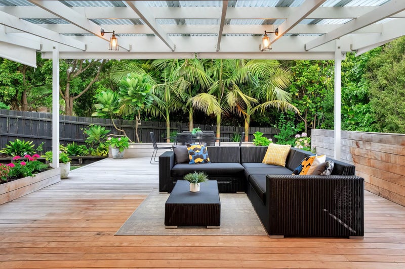 2/331 Beach Road, Campbells Bay, Auckland - Carousel 1