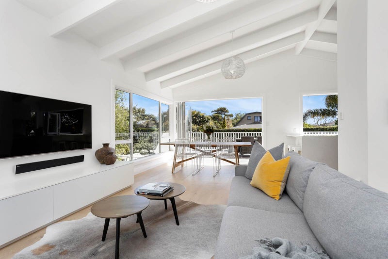 1 Aroha Avenue, Sandringham, Auckland - Carousel 2