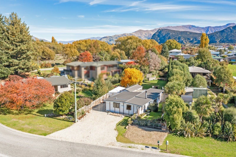7 Kinnibeg Street, Albert Town, Wanaka - Carousel 22