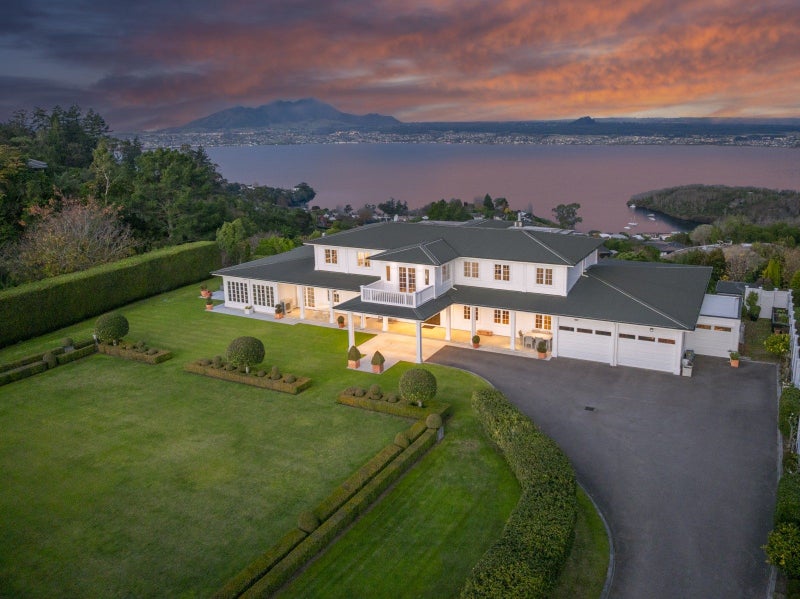 423 Gillespie Place, Taupo - Carousel 1