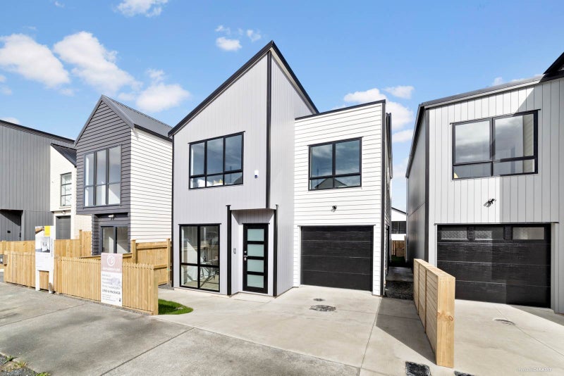 3 Houhora Street, Westgate, Auckland - Carousel 2