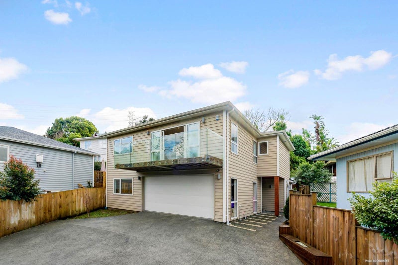 13 Farnol Street, Hillsborough, Auckland - Carousel 1