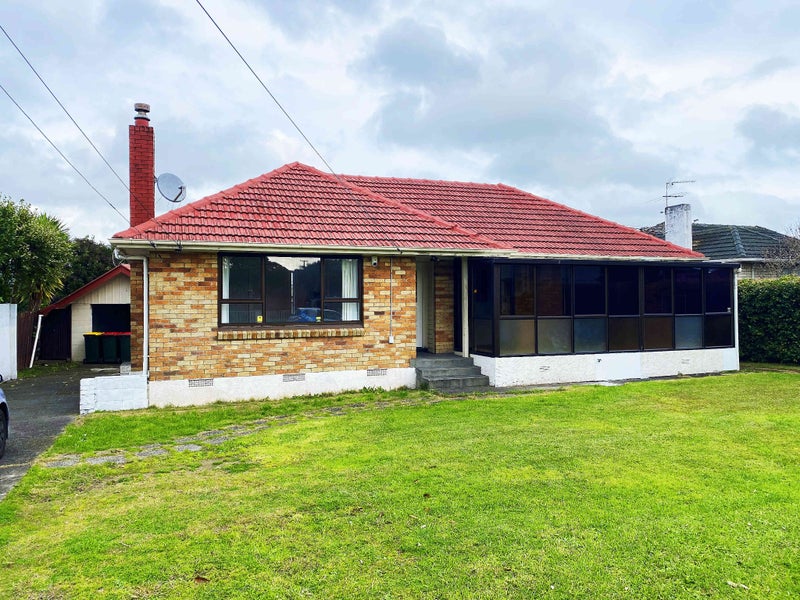 43 McAnnalley Street, Manurewa East, Auckland - Carousel 1