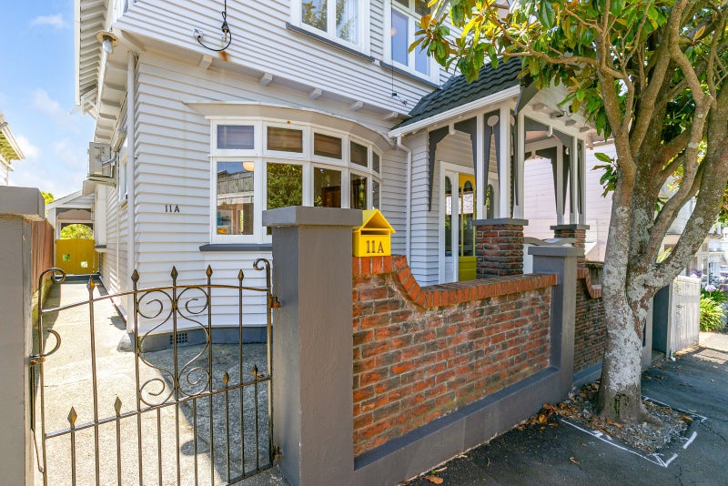 11A Lawrence Street, Newtown, Wellington - Carousel 1