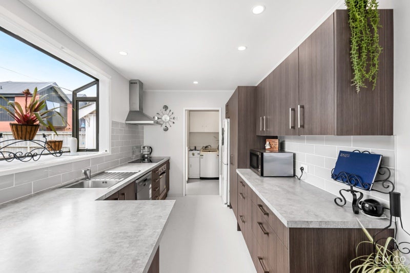 18 Biddle Crescent, Taita, Lower Hutt - Carousel 2