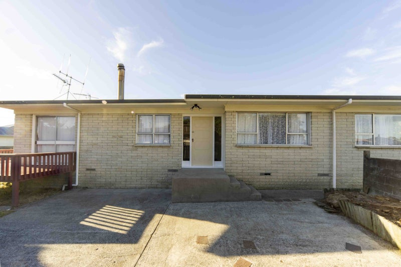 21 Oakfield Crescent, Pukete, Hamilton - Carousel 2