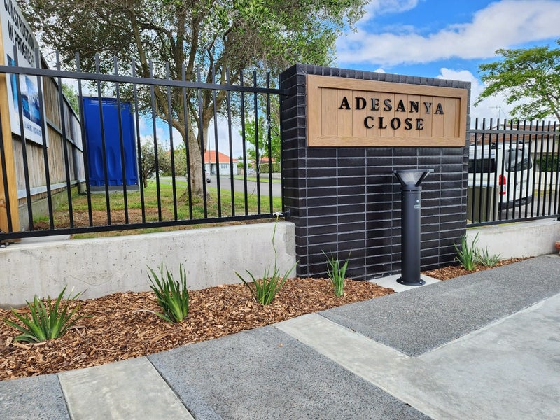 1 Adesanya Close, West End, Palmerston North - Carousel 14