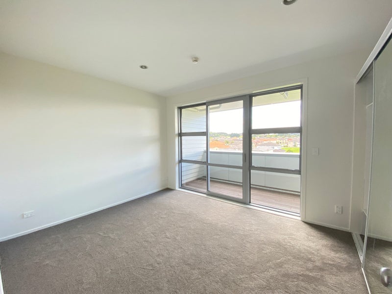 17/63 Kestev Drive, Flat Bush, Auckland - Carousel 2