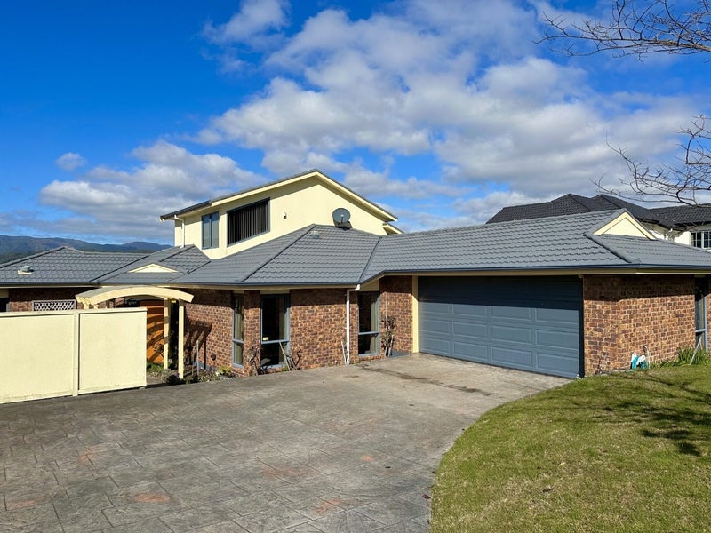 5 Birkinshaw Grove, Riverstone Terraces, Upper Hutt - Carousel 1