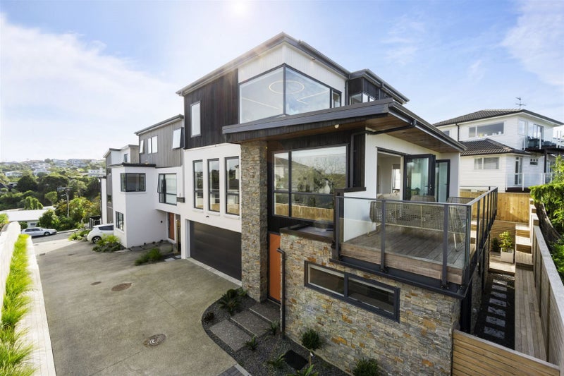 17C Heathcote Road, Castor Bay, Auckland - Carousel 1