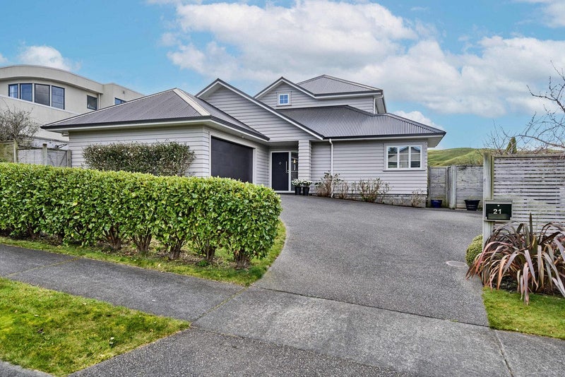 21 Pendennis Point, Camborne, Porirua - Carousel 1