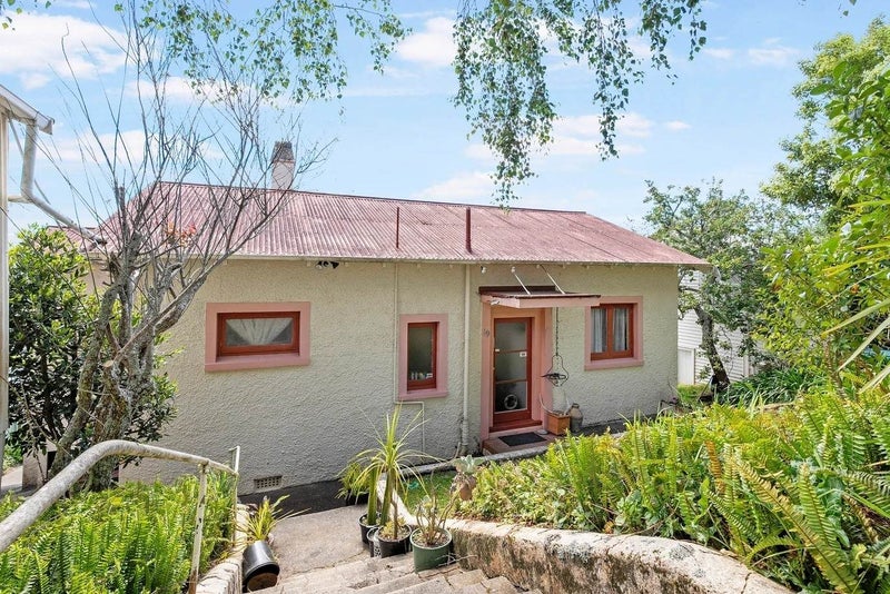 19 Benfield Avenue, Mount Albert, Auckland - Carousel 1