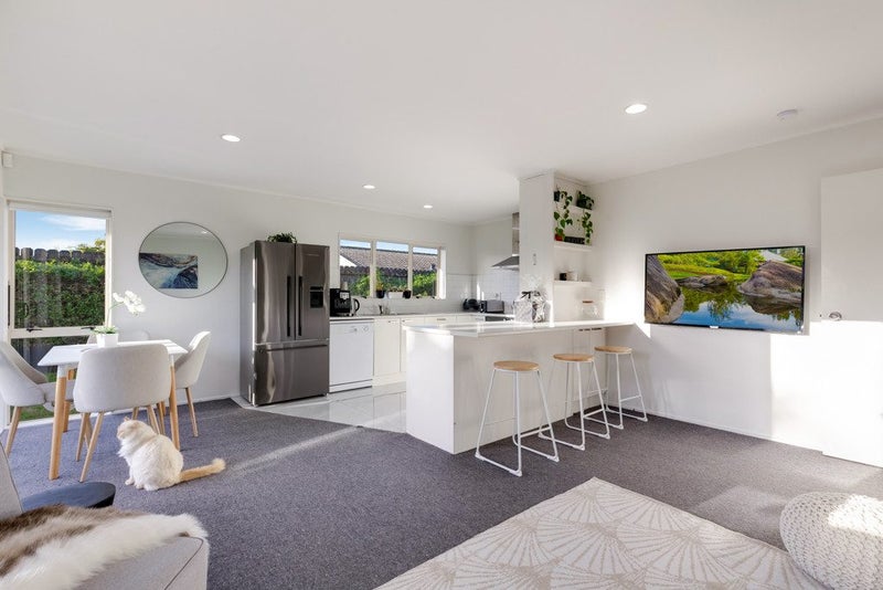 137 Naylors Drive, Mangere, Auckland - Carousel 2