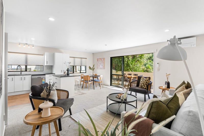 4 Awaroa Road, Sunnyvale, Auckland - Carousel 1