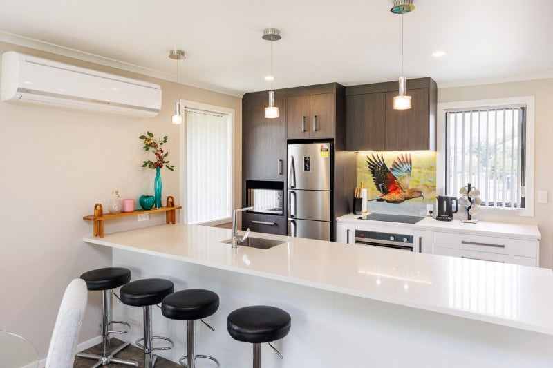 6 Bryant Street, Takaro, Palmerston North - Carousel 2