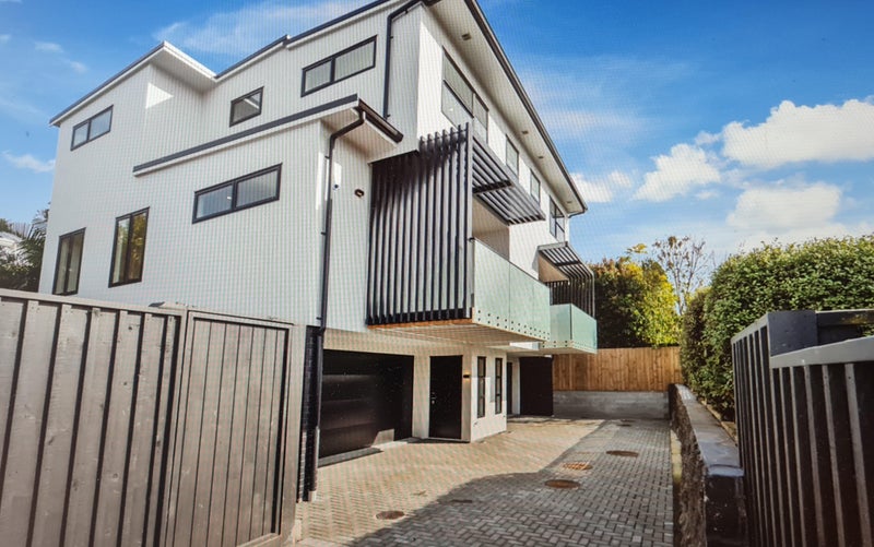 8B Adam Street, Greenlane, Auckland - Carousel 1