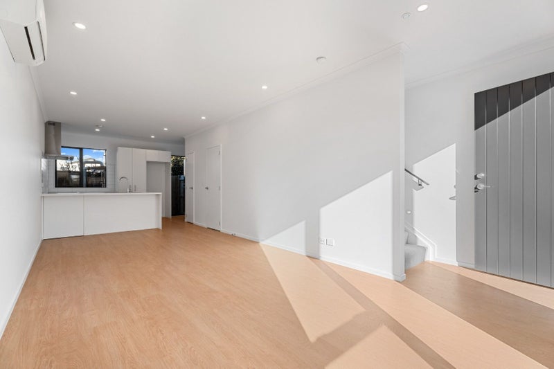 7 Isabella Lane, Henderson, Auckland - Carousel 2