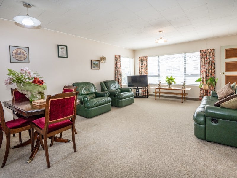 2/411 Avenue Rd W, Saint Leonards, Hastings - Carousel 2