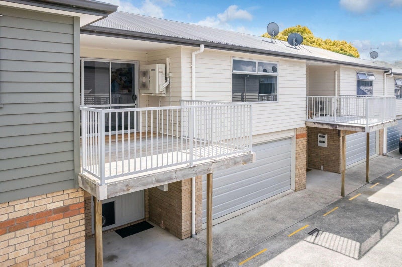 2/9 Beatty Street, Melville, Hamilton - Carousel 2