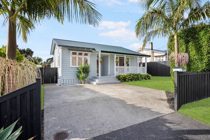 15 Glendon Avenue, Avondale, Auckland - Carousel 2