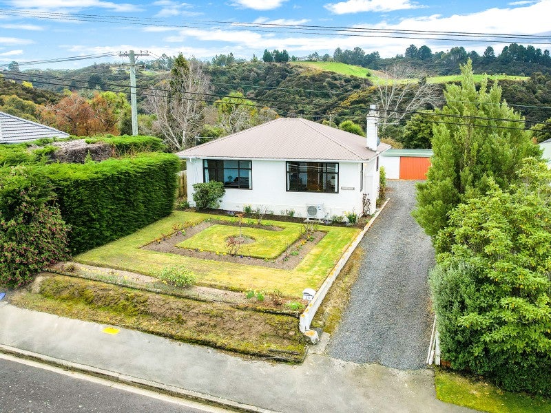20 Saddleview Place, Fairfield, Dunedin - Carousel 2