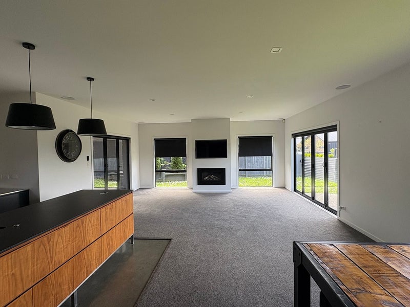 5 Coutts Way, Fitzherbert, Palmerston North - Carousel 2