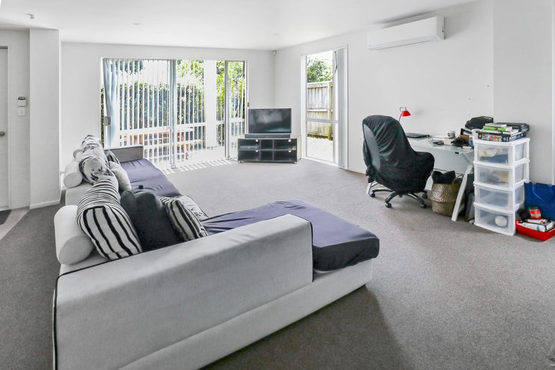45 Popokatea Drive, Takanini, Auckland - Carousel 2