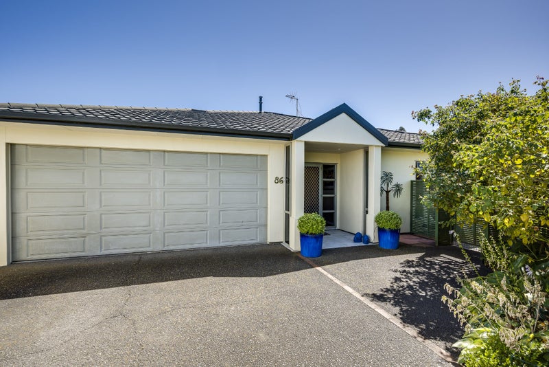86 Kensington Drive, Taradale, Napier - Carousel 1