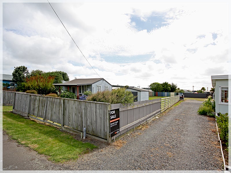 14A Carthew Terrace, Foxton Beach, Foxton - Carousel 2