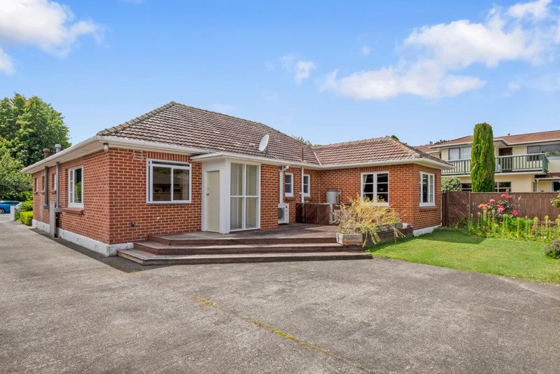 42 WHITEMANS Road, SILVERSTREAM, UPPER HUTT - Carousel 2