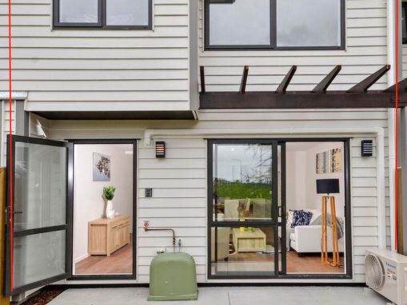 4 Peony Mews, Oteha, Auckland - Carousel 2