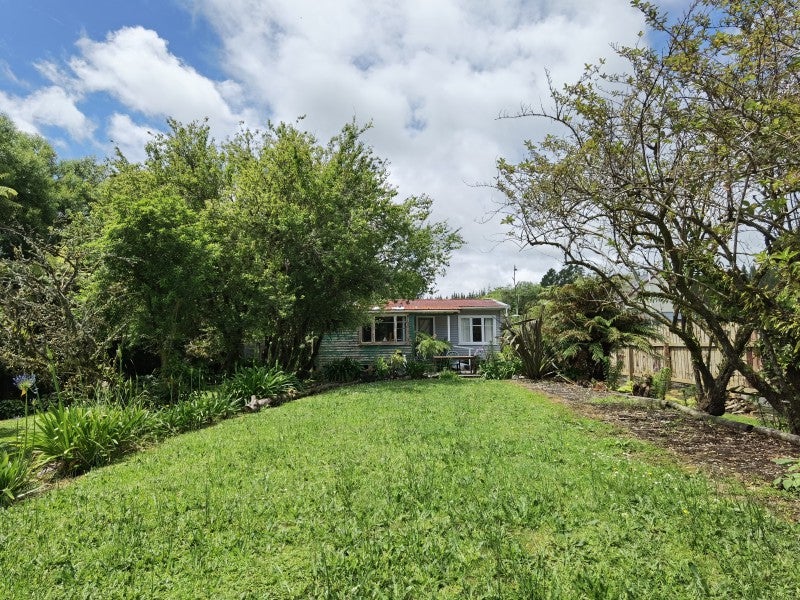 27 Dents Road, Kaniere, Hokitika - Carousel 1