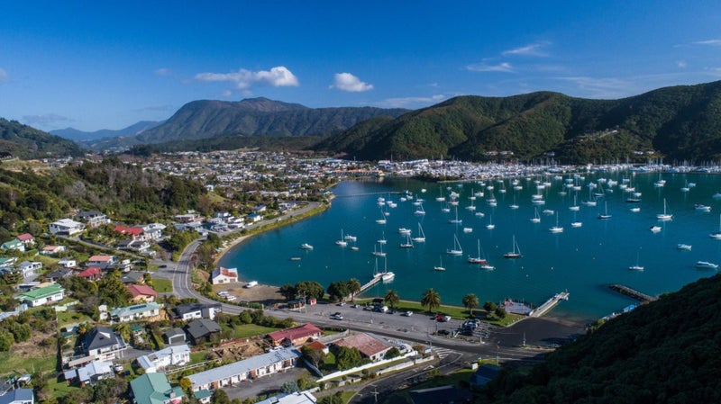 13 Arthur Crescent, Waikawa, Picton - Carousel 2