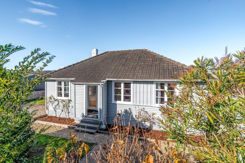30 Broadway Street, Martinborough - Carousel 2