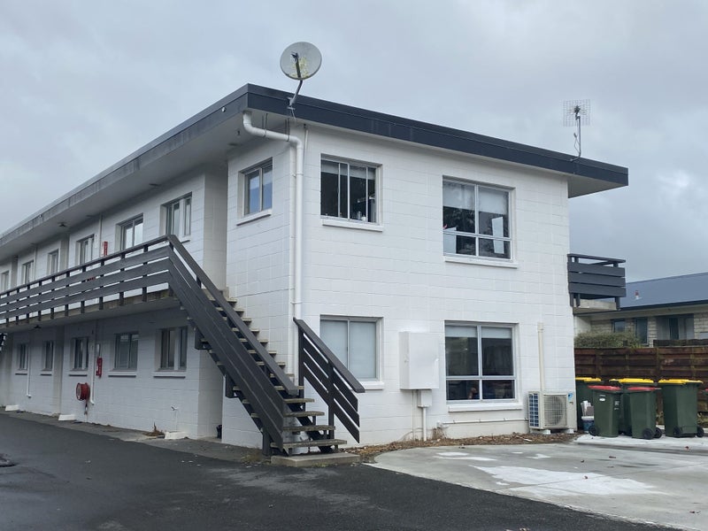 2/21 Edgecumbe Street, Whitiora, Hamilton - Carousel 1