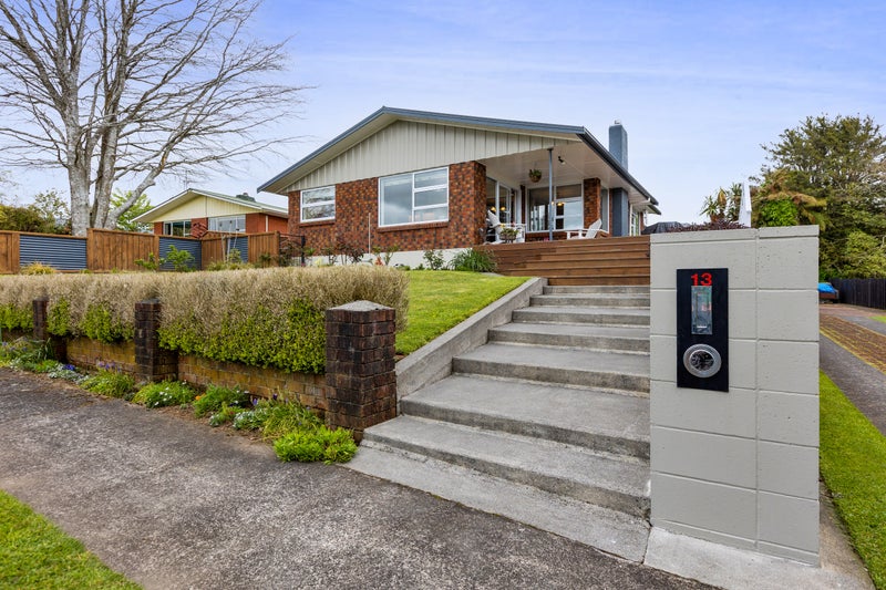 13 Fairbank Avenue, Stratford - Carousel 2
