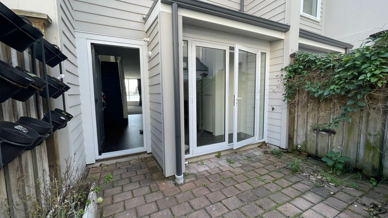 2/9 Basque Road, Eden Terrace, Auckland - Carousel 2