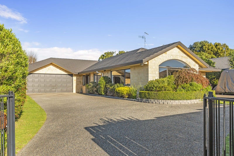 116 Regent Drive, Paraparaumu Beach, Paraparaumu - Carousel 1