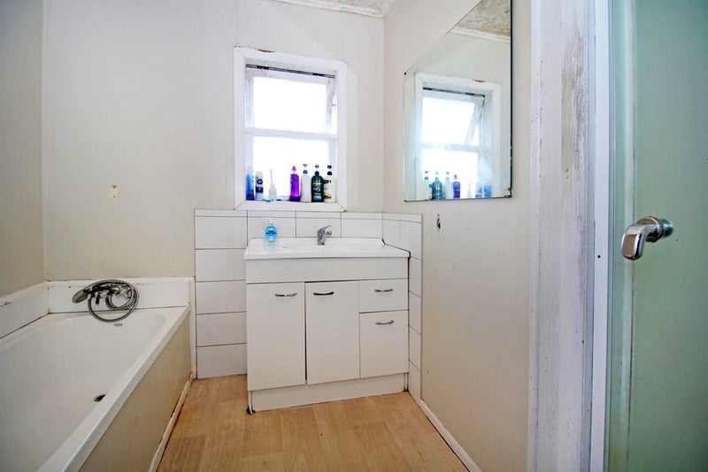 33 Tyrone Street, Otara, Auckland - Carousel 8