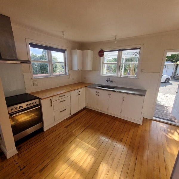 10 Lewis Street, Kamo, Whangarei - Carousel 2