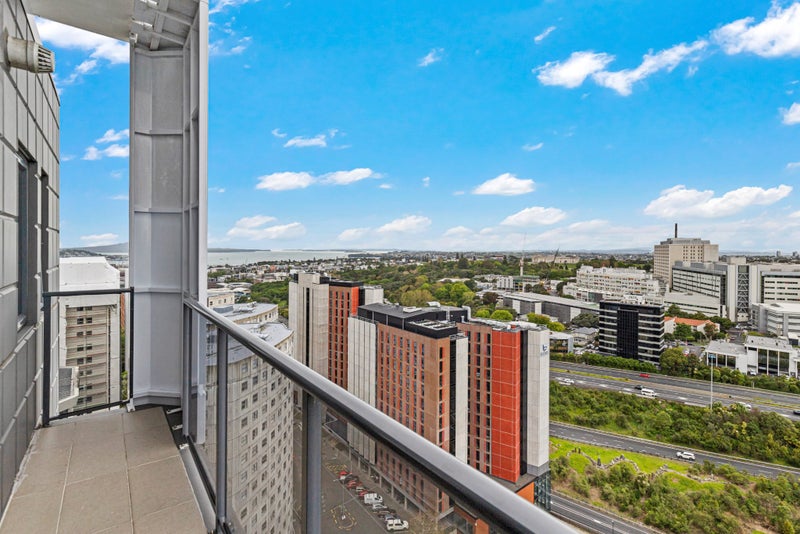 18J/6 St Martins Lane, Grafton, Auckland - Carousel 1