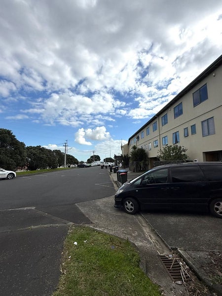 17/2 Onehunga Harbour Road, Onehunga, Auckland - Carousel 2