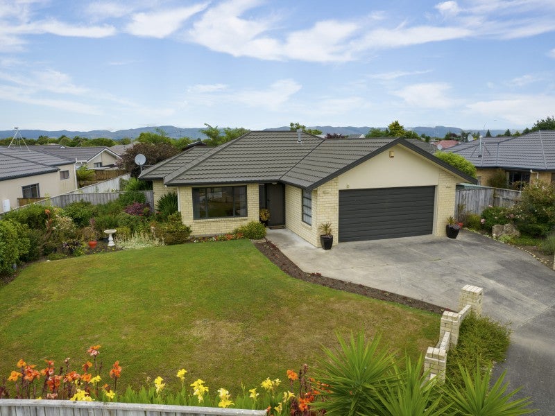 8 Brookside Close, Highbury, Palmerston North - Carousel 2