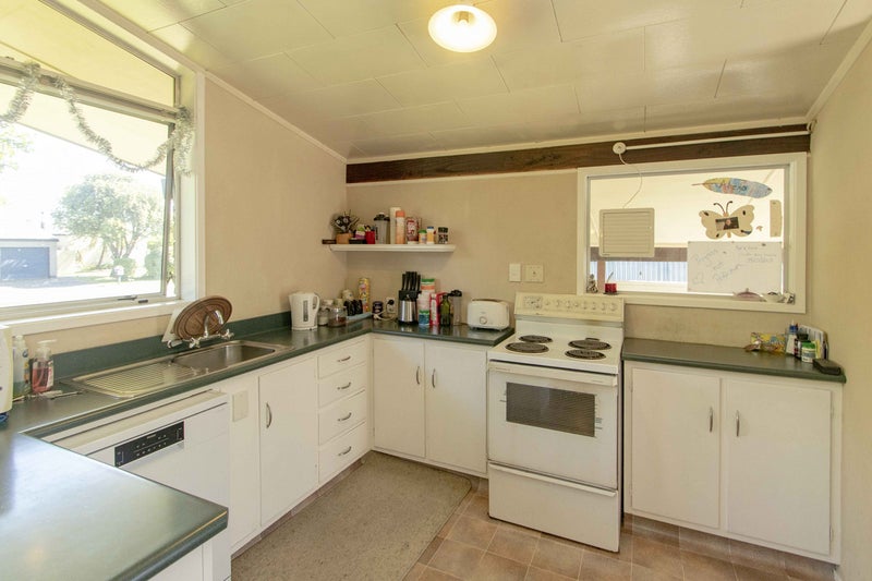 17 Argyll Crescent, Tamatea, Napier - Carousel 2