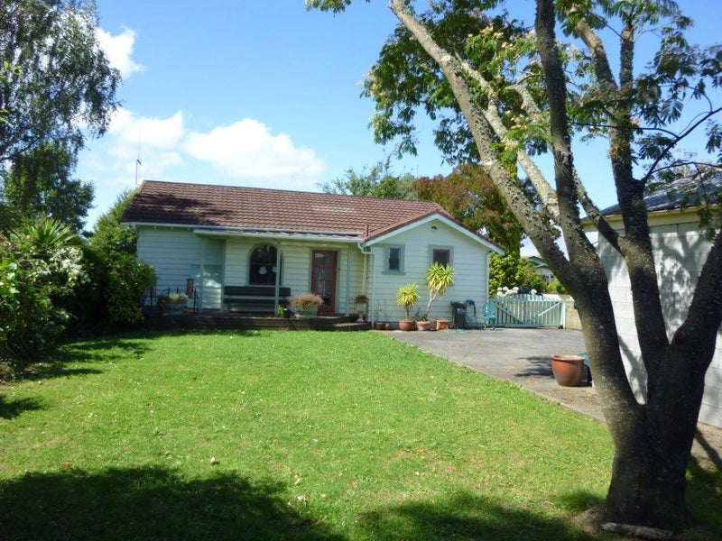 19 Karaka Street, Hokowhitu, Palmerston North  - Carousel 8