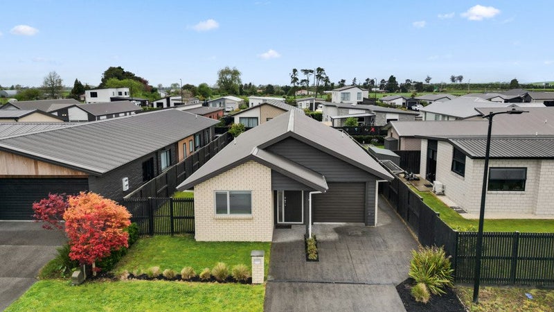 2 Meachem Road, Chartwell, Hamilton - Carousel 1