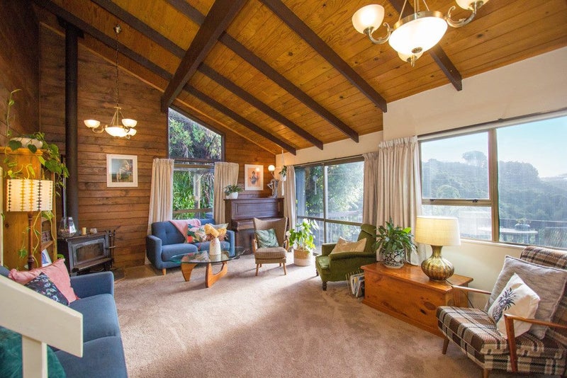 9 Bushland Grove, Paparangi, Wellington - Carousel 2