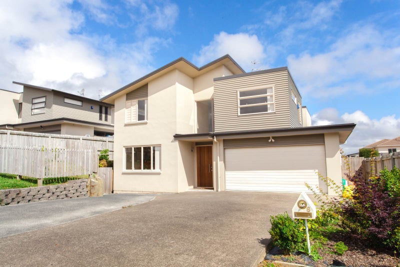 8 Hornbill Drive, Fairview Heights, Auckland - Carousel 1
