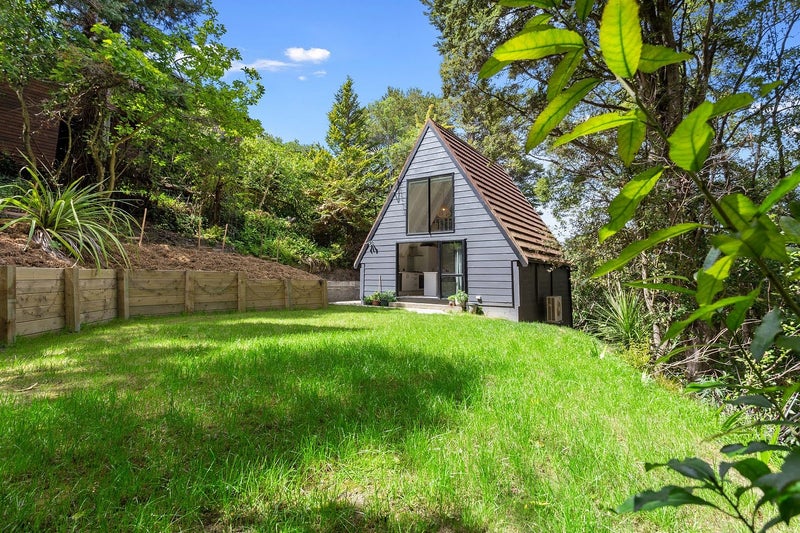 1101 Dyers Pass Road, Lyttelton - Carousel 2