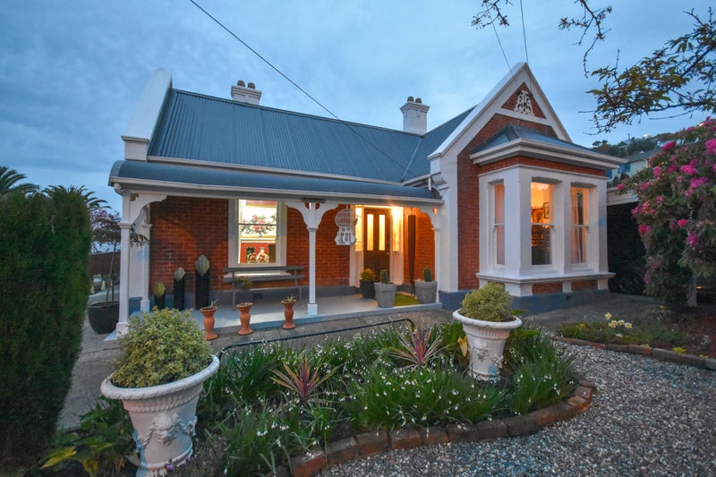 7 Easther Crescent, Kew, Dunedin - Carousel 2